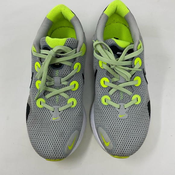 Nike Renew Run Grey Black White Green CW7437-006 Size 7 Men's, 9.5 Women's Wide - Picture 3 of 7
